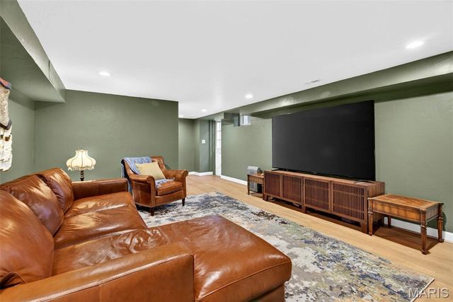 15 Terrace Gardens, Frontenac, MO 63131