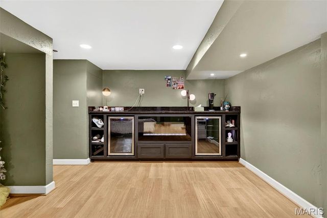 15 Terrace Gardens, Frontenac, MO 63131