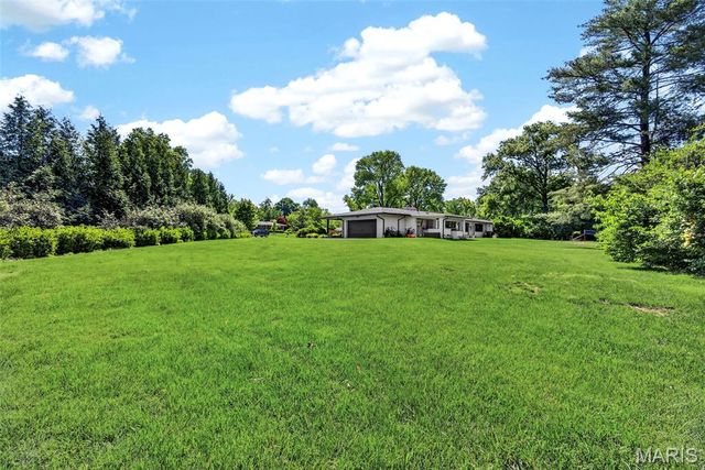 15 Terrace Gardens, Frontenac, MO 63131