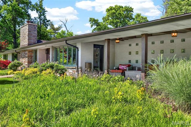 15 Terrace Gardens, Frontenac, MO 63131