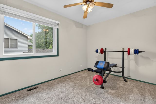 433 N Ashbury Avenue, Bolingbrook, IL 60440