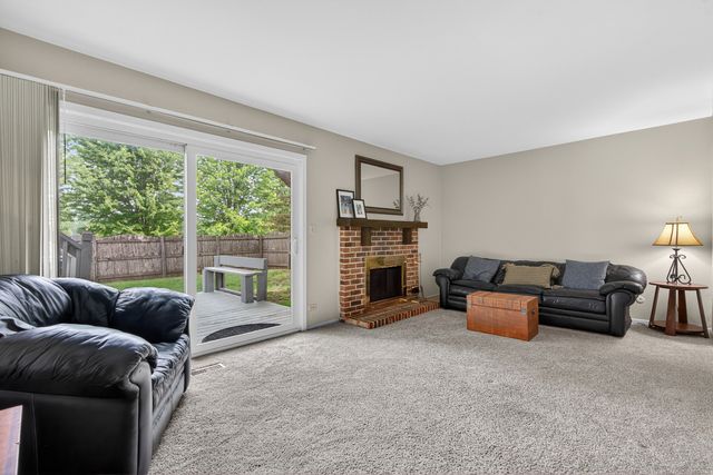 433 N Ashbury Avenue, Bolingbrook, IL 60440