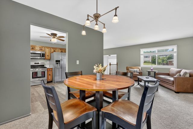 433 N Ashbury Avenue, Bolingbrook, IL 60440