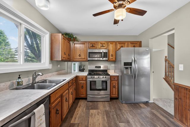 433 N Ashbury Avenue, Bolingbrook, IL 60440