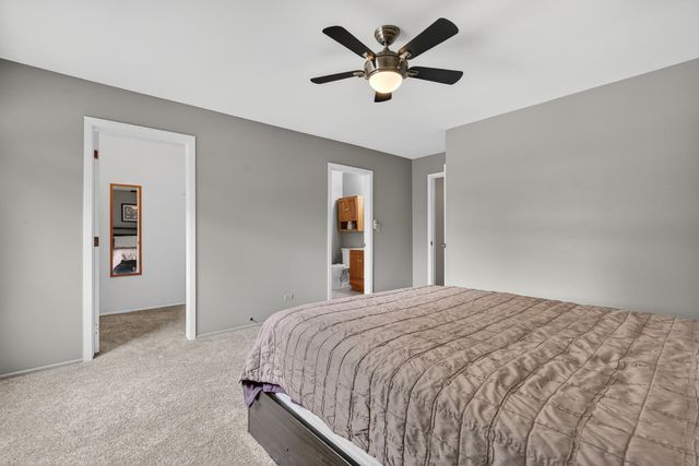 433 N Ashbury Avenue, Bolingbrook, IL 60440