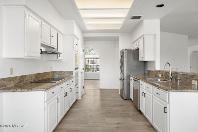 6900 W Hermitage Place, Tucson, AZ 85743