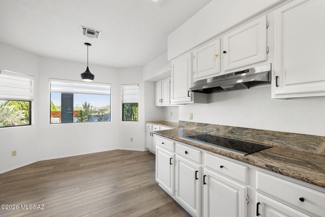 6900 W Hermitage Place, Tucson, AZ 85743