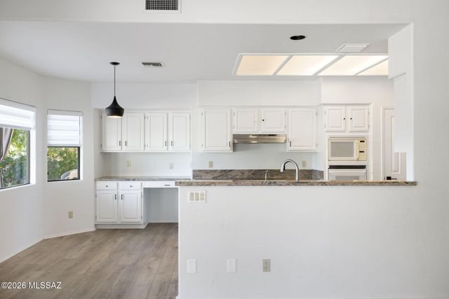6900 W Hermitage Place, Tucson, AZ 85743