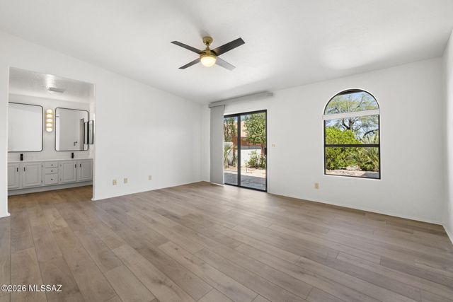 6900 W Hermitage Place, Tucson, AZ 85743