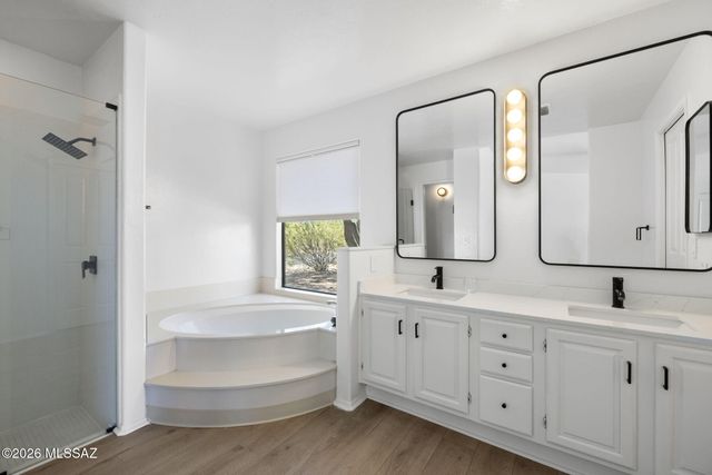 6900 W Hermitage Place, Tucson, AZ 85743