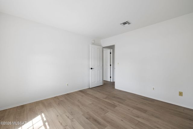 6900 W Hermitage Place, Tucson, AZ 85743