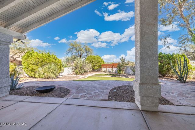 6900 W Hermitage Place, Tucson, AZ 85743