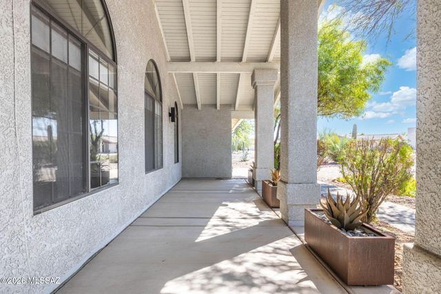 6900 W Hermitage Place, Tucson, AZ 85743