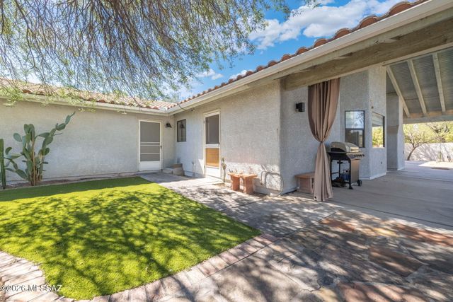 6900 W Hermitage Place, Tucson, AZ 85743