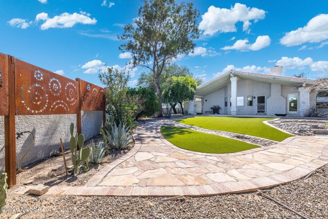 6900 W Hermitage Place, Tucson, AZ 85743