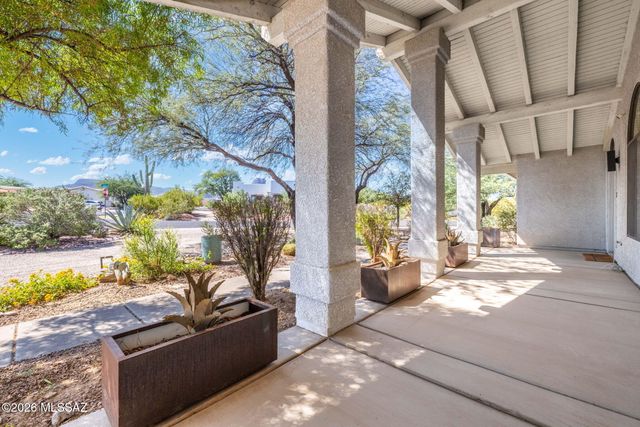 6900 W Hermitage Place, Tucson, AZ 85743