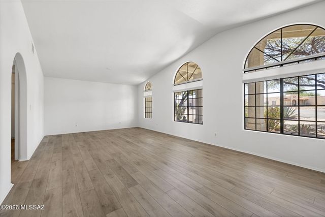 6900 W Hermitage Place, Tucson, AZ 85743