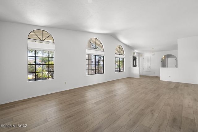 6900 W Hermitage Place, Tucson, AZ 85743