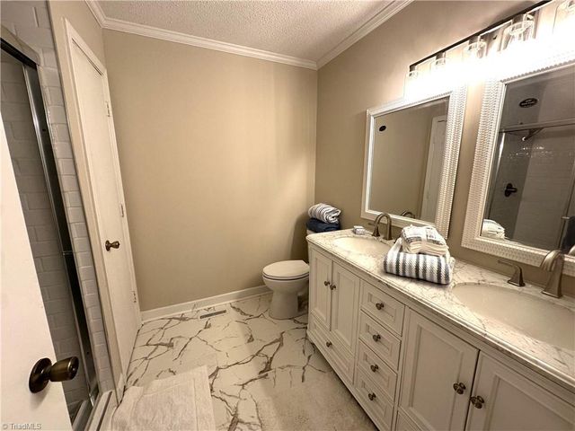 6900 Harpervalley Lane, Clemmons, NC 27012