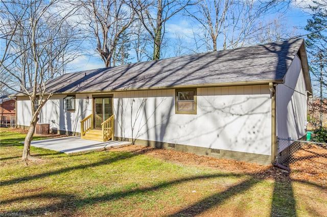 6900 Harpervalley Lane, Clemmons, NC 27012