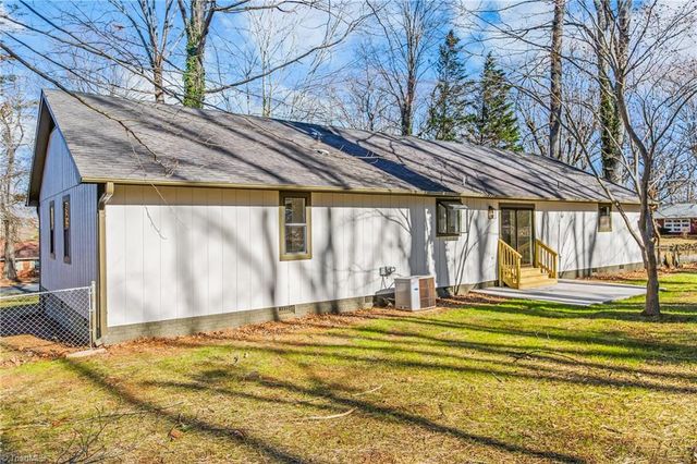 6900 Harpervalley Lane, Clemmons, NC 27012