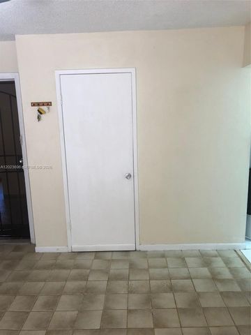 9150 Fontainebleau Blvd 203-2, Miami, FL 33172