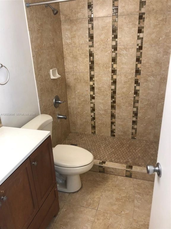 9150 Fontainebleau Blvd 203-2, Miami, FL 33172