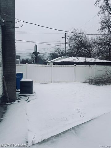 45 W Hudson Avenue, Madison Heights, MI 48071