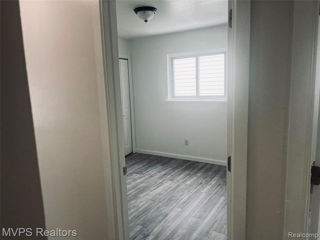 45 W Hudson Avenue, Madison Heights, MI 48071