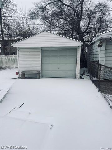 45 W Hudson Avenue, Madison Heights, MI 48071