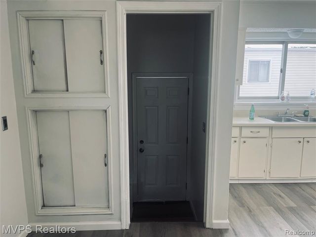 45 W Hudson Avenue, Madison Heights, MI 48071