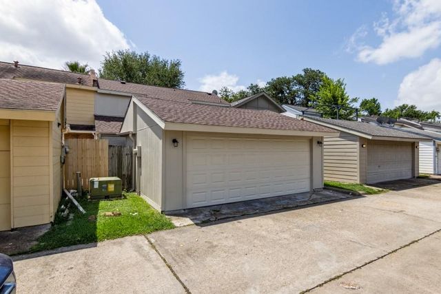 4710 N Cashel Circle, Houston, TX 77069