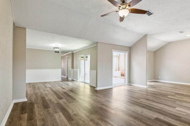 4710 N Cashel Circle, Houston, TX 77069