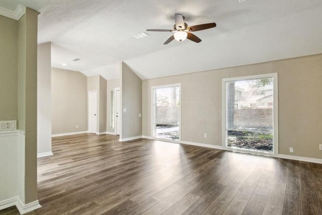 4710 N Cashel Circle, Houston, TX 77069