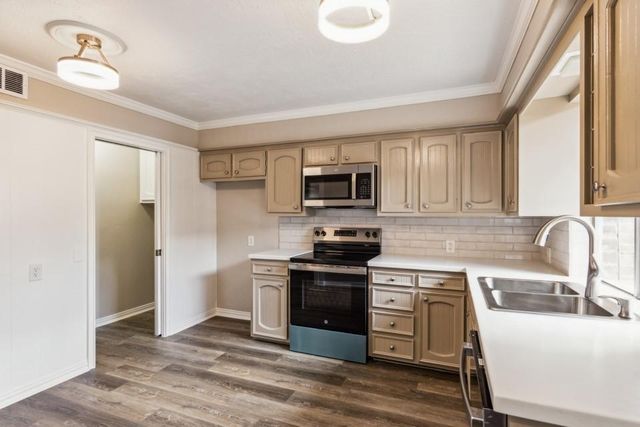 4710 N Cashel Circle, Houston, TX 77069
