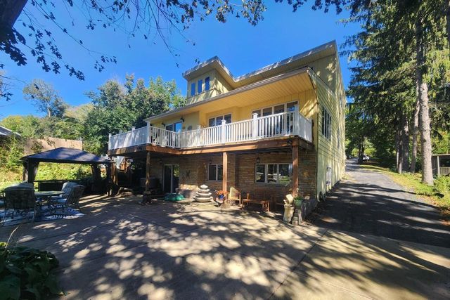 S108W34703 Jacks Bay ROAD, Mukwonago, WI 53149