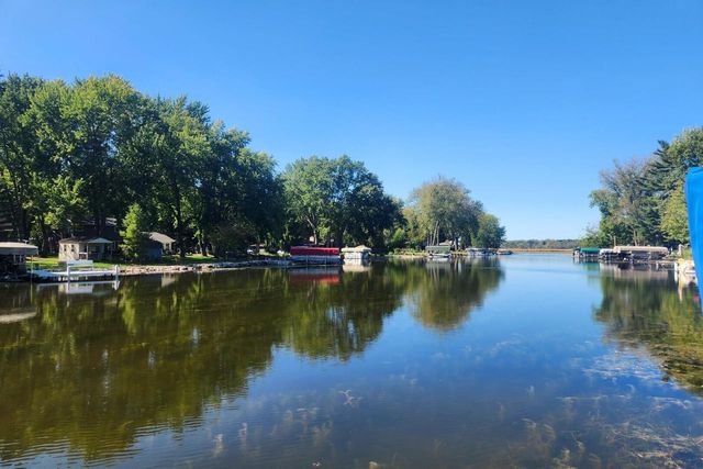 S108W34703 Jacks Bay ROAD, Mukwonago, WI 53149