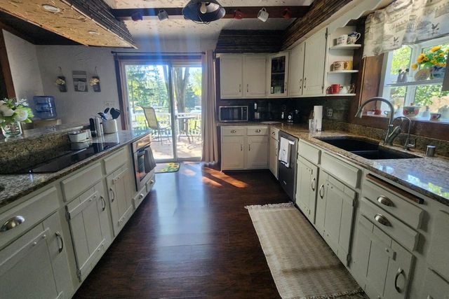 S108W34703 Jacks Bay ROAD, Mukwonago, WI 53149