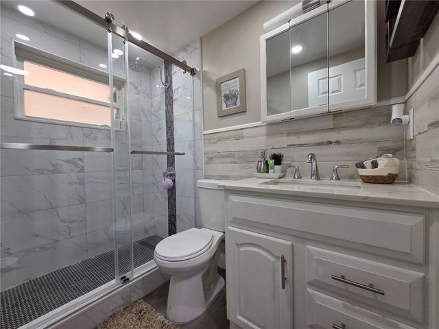 4834 GASLIGHT AVENUE, Holiday, FL 34690