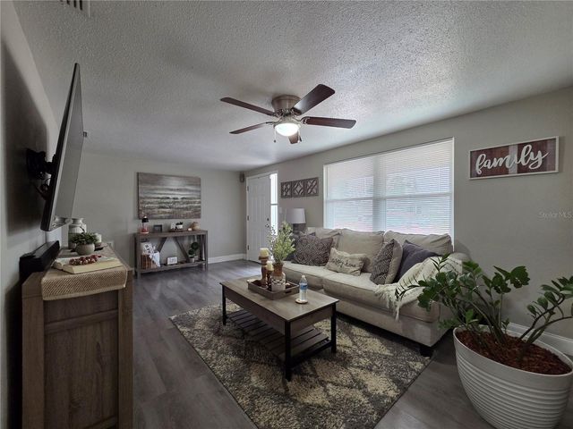 4834 GASLIGHT AVENUE, Holiday, FL 34690