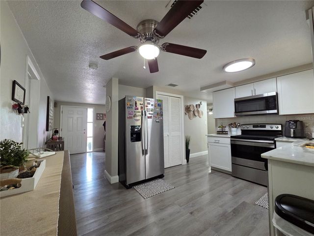 4834 GASLIGHT AVENUE, Holiday, FL 34690
