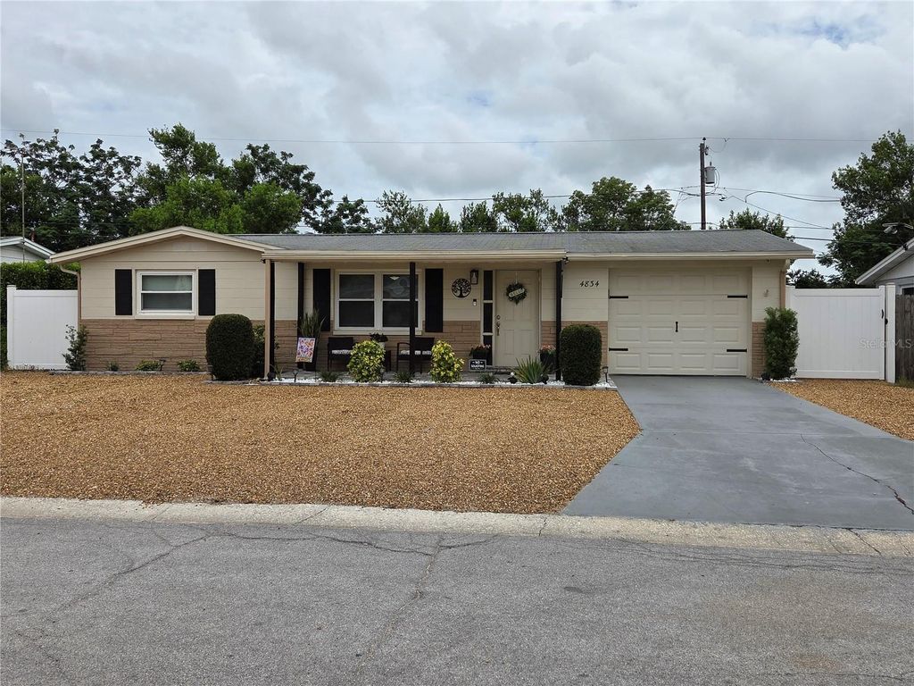 4834 GASLIGHT AVENUE, Holiday, FL 34690