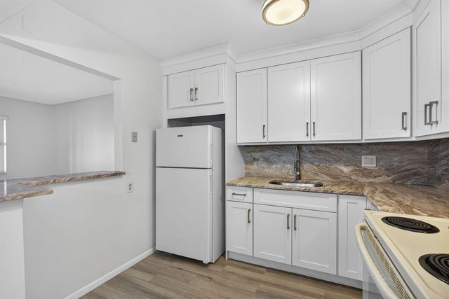100 Shore Court 307, North Palm Beach, FL 33408