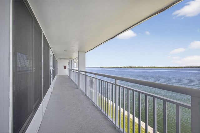 100 Shore Court 307, North Palm Beach, FL 33408