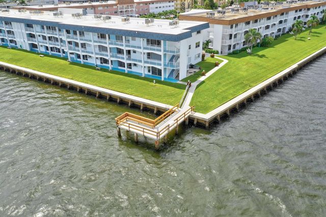 100 Shore Court 307, North Palm Beach, FL 33408
