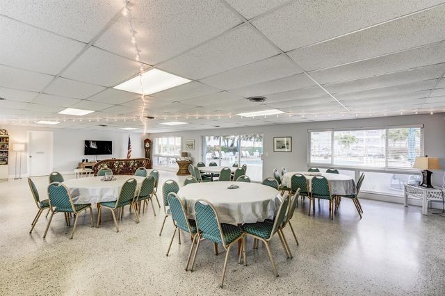 100 Shore Court 307, North Palm Beach, FL 33408