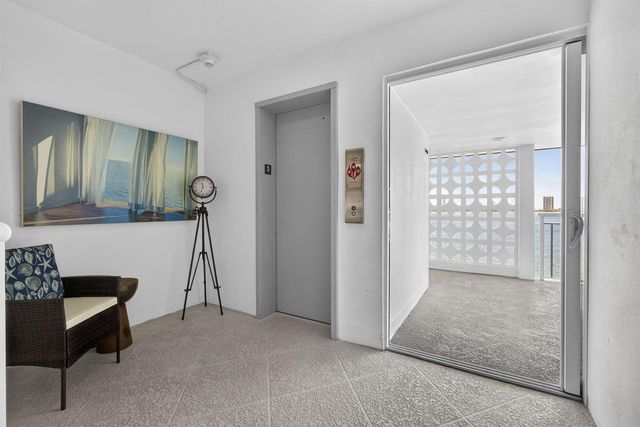 100 Shore Court 307, North Palm Beach, FL 33408