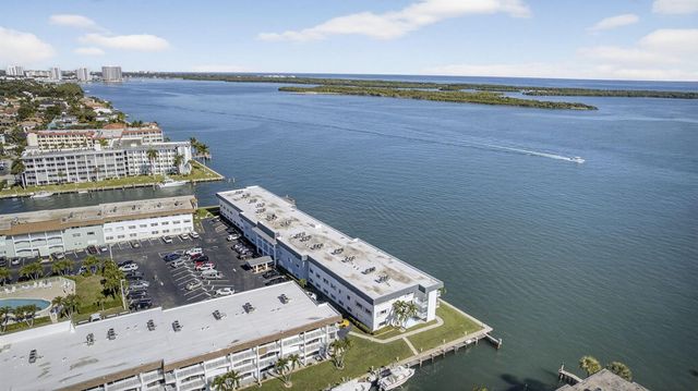 100 Shore Court 307, North Palm Beach, FL 33408