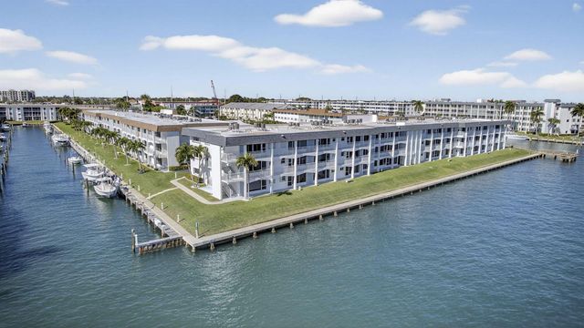 100 Shore Court 307, North Palm Beach, FL 33408