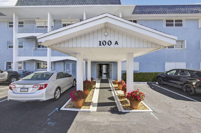 100 Shore Court 307, North Palm Beach, FL 33408